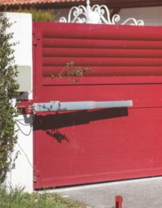 Polished Stainless Steel Swing Gate, Color : Red