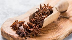 Dried Star Anise, Packaging Size : 5-25kg Food Grade