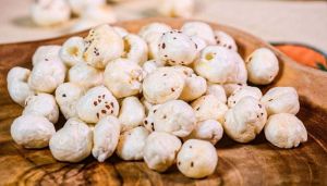 6 Suta Plus Phool Makhana, Color : White, Packaging Size : 5-25kg