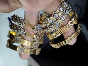 Polished Metal Wedding Wear Artificial Bangles, Shape : Round