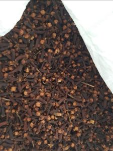 Clove, Color : Brown, Grade Standard : Medicine Grade