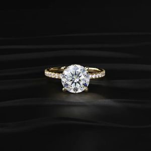3.20Ct Round Cut Lab Diamond Solitaire Accent Wedding Ring