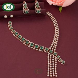 Ladies Premium Green Stone Necklace Set