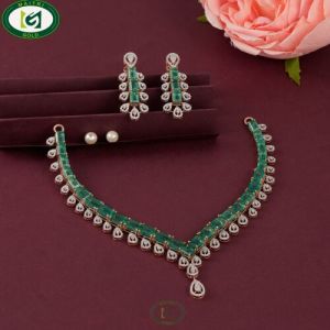 Ladies Royal Green Stone Necklace Set