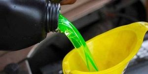 Green Semi Synthetic Coolant Oil, Stroke Type : 2stroke