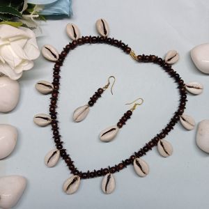 Handcrafted Cowrie Shell Jewelry Set