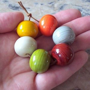 Plain Polished Handmade Glass Bead Jewellery, Color : Red