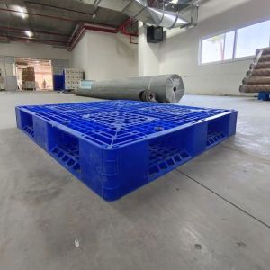 plastic pallets