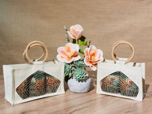 Plain Grip Jute Jar Bag, Handle Type : Cotton Rope