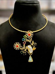 Brass Polished Stone Studded Floral Design Pendant Necklace