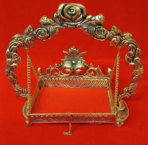 81311 Aluminum Jhula Statues