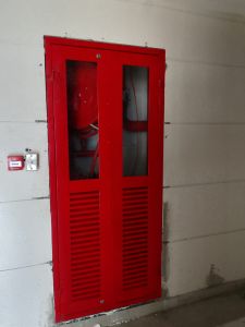 Plain Polished Iron Shaft Doors, Color : Red Antique, Contemporary