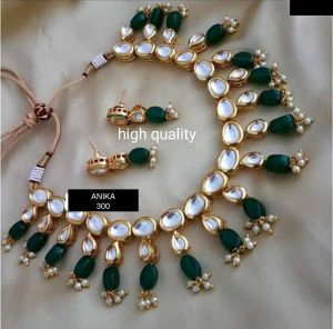 Aluminum Designer Necklace, Color : Golden, Light Yellow, Pink