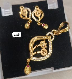 Yellow Gold Earring