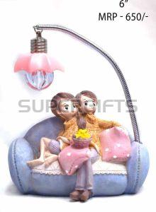Resin Cute Romantic Love Couple Sitting Statue