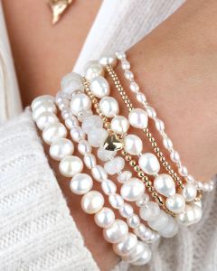 Polished White Female Pearl Bracelet, Packaging Type : Box