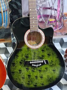 Single Polished Wood Acoustic Guitars, Brand Name : Yamaha