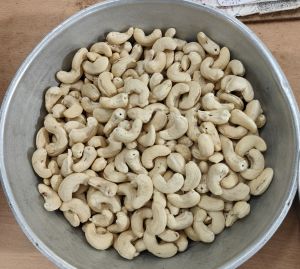 cashew nuts, Color : Creamy for Cooking, human consumption