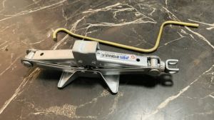 4-Wheeler Scissor Jack