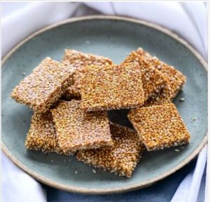 Jaggery White Till Chikki