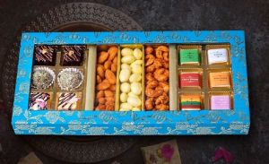 Festive Grandeur Gift Box