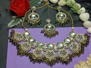 Alloy Gold-Tone Kundan Jewelry Set, Brand Name : NIPSTec Adjustable