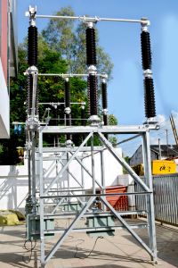 Manual Double Break Disconnectors, Color : Grey for Industrial