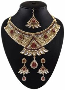Bridal Kundan Necklace Set with Maang Tikka