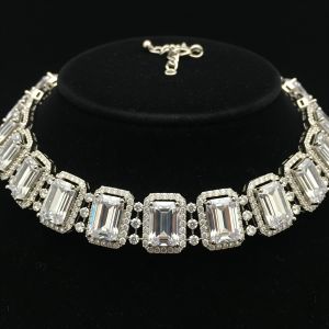 Elegant Artificial Diamond Choker