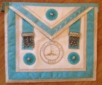 SILVER OFFICERS APRON WITH SILVER LODGE BADGE