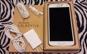 Samsung Galaxy S5 Mobile Phone