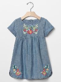 embroidered kids garment