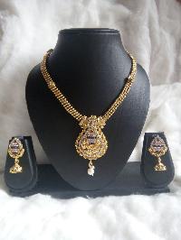 Gold Plated Sleek Necklace Set