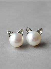 pearl earrings