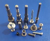precision cold forged fasteners