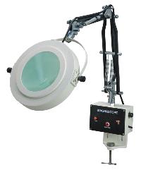 Illuminated Magnifier (Magnascope)