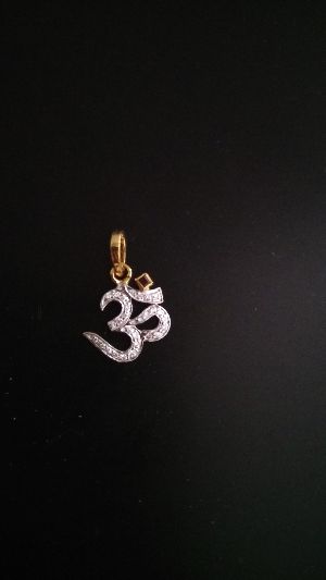 Om pendent 01