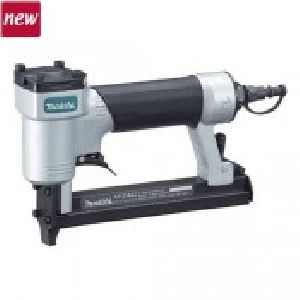 Makita Pneumatic Brad Nailer