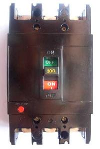 Molded Case Circuit Breaker