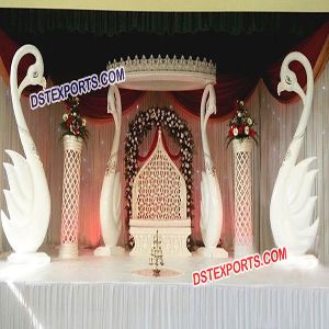Latest Wedding Swan Pillars