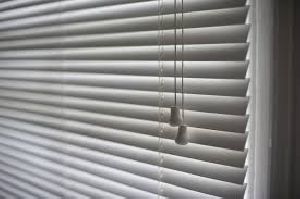 horizontal venetian blinds