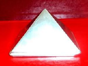 105 Gm Parad Pyramid