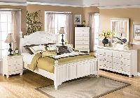 Cottage Retreat Queen Poster Bed