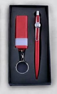 Set Of Keychain With Torch & Lamp With Metal Look Pen