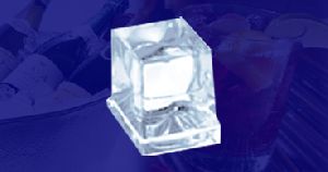 Dice shape ice cube maker