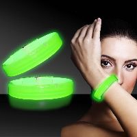 Green 9" Deluxe Triple Wide Light Up Glow Bracelet