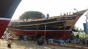Fishing Boats Latest Price from Manufacturers, Suppliers & Traders