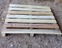 2 Way Wooden Pallets 02