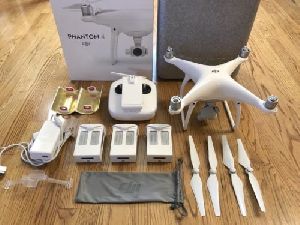 DJI PHANTOM 4 Pro Drone Quadcopter