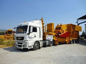Mobile Secondary Impact Crusher, Brand Name : General Makina